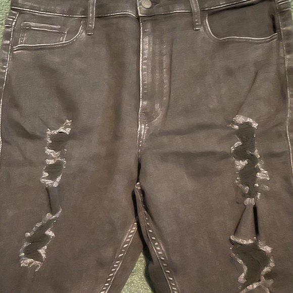 HOLLISTER SIZE 17R RIPPED STYLE - Picture 2 of 5